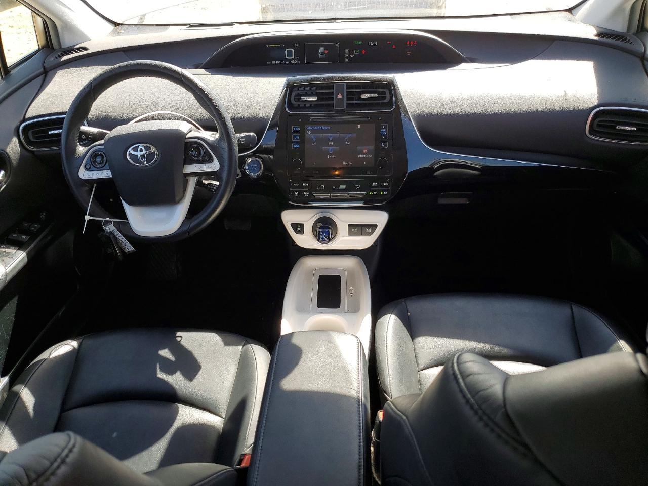 2017 TOYOTA PRIUS FOUR photo 22
