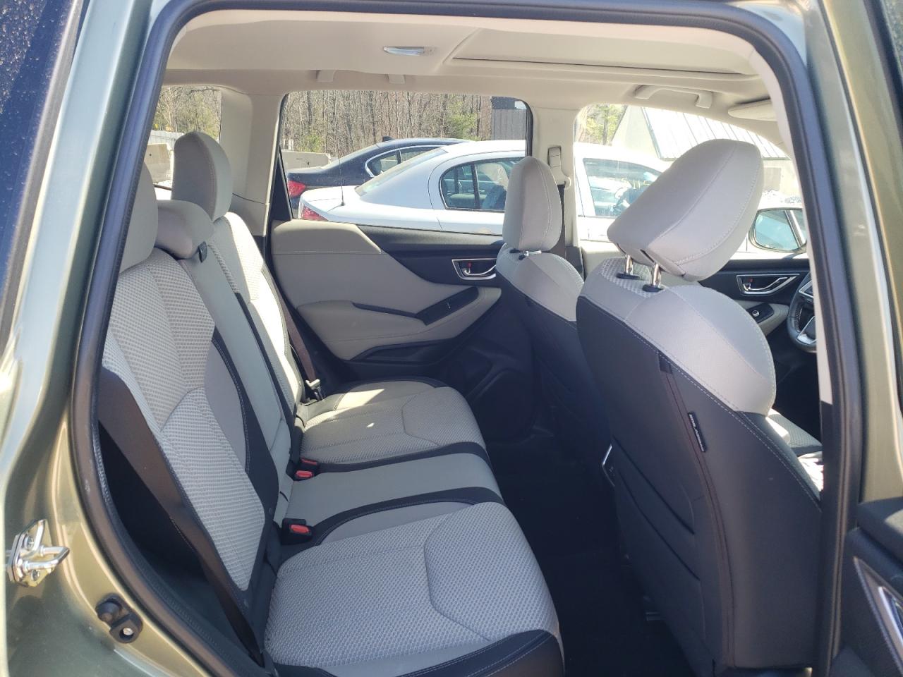 2019 SUBARU FORESTER PREMIUM photo 21