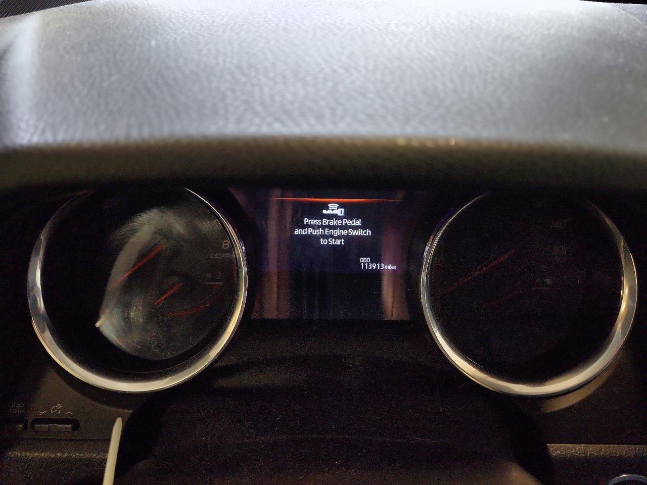 2019 TOYOTA CAMRY XSE photo 17