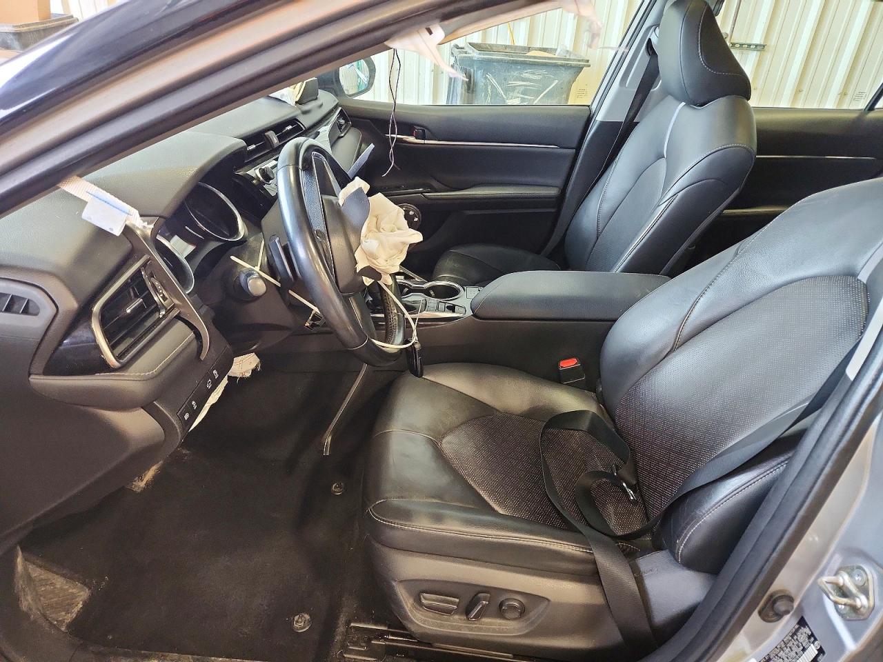 2019 TOYOTA CAMRY XSE photo 13
