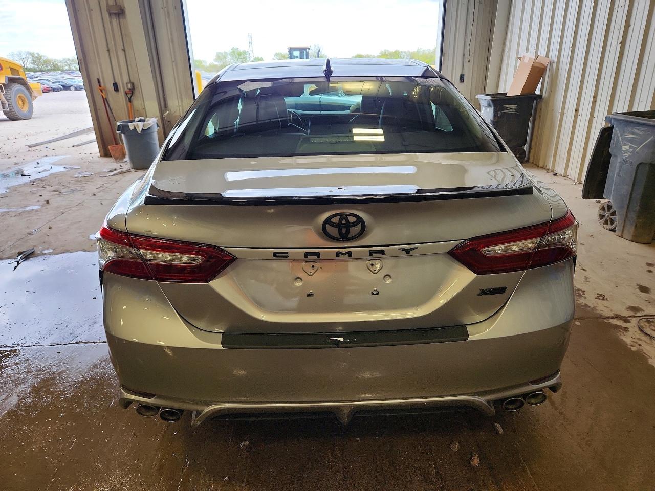 2019 TOYOTA CAMRY XSE photo 11