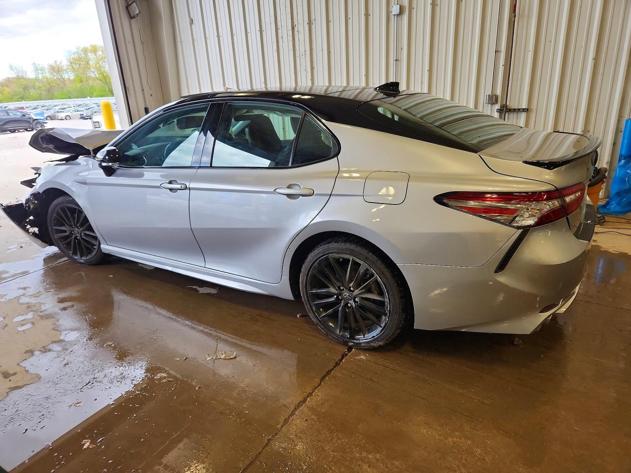 2019 TOYOTA CAMRY XSE photo 3