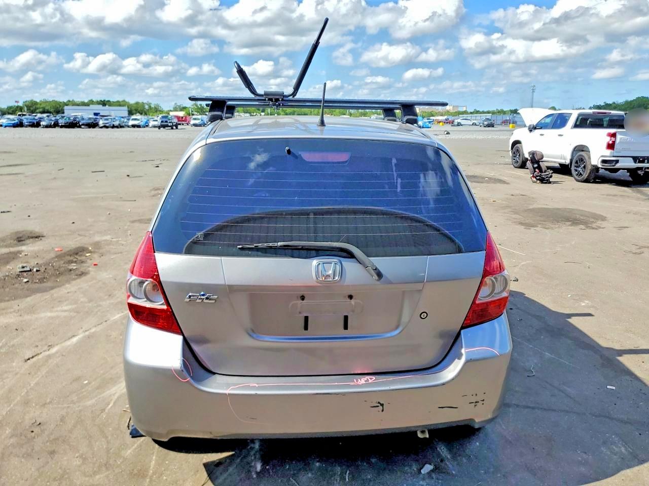 2008 HONDA FIT photo 6