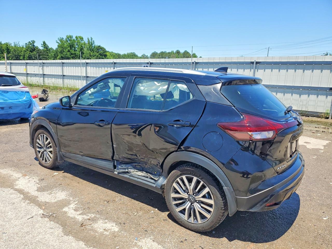 2023 NISSAN KICKS SV photo 3