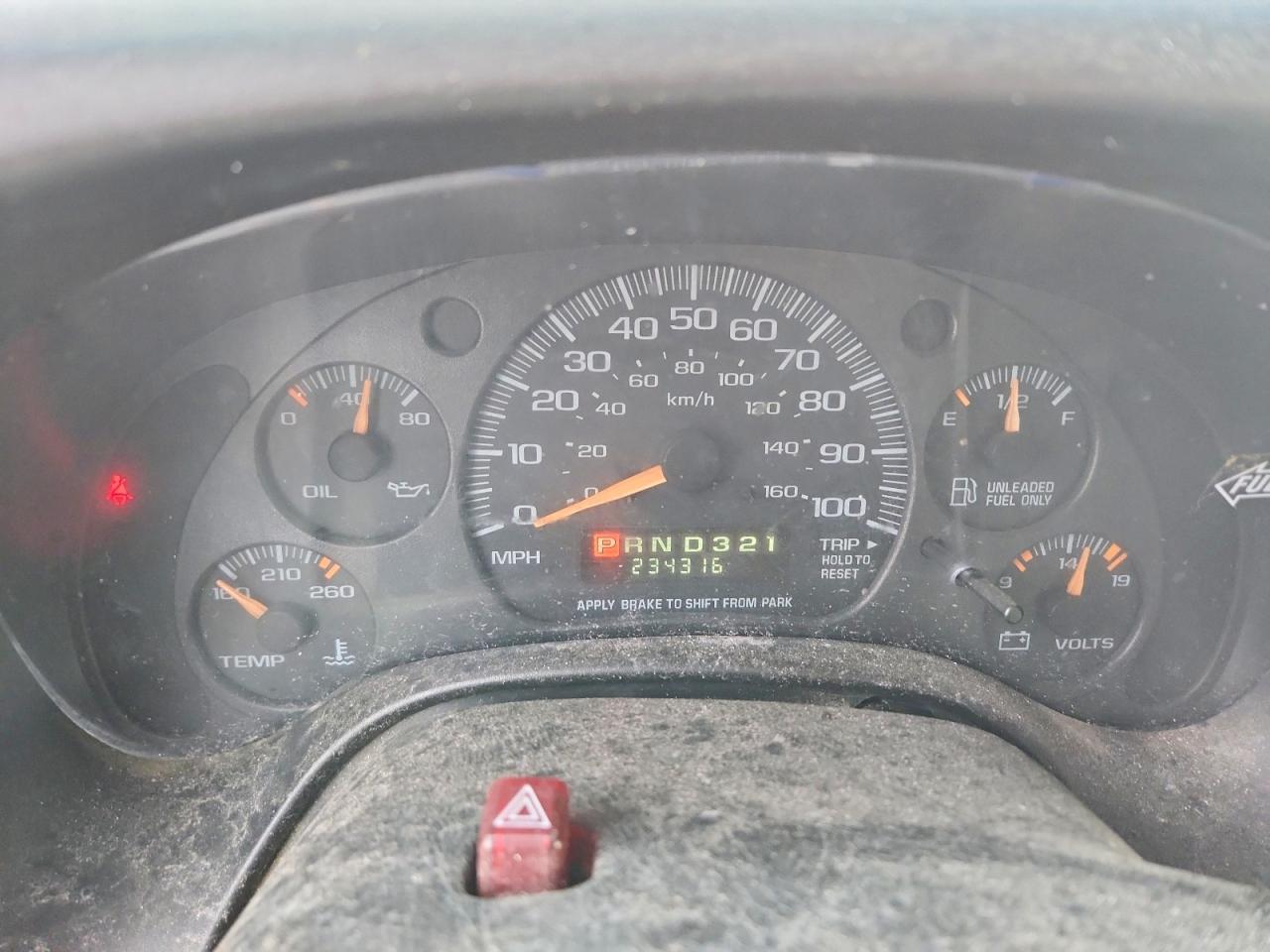 2001 GMC SAVANA BOX TRUCK photo 17