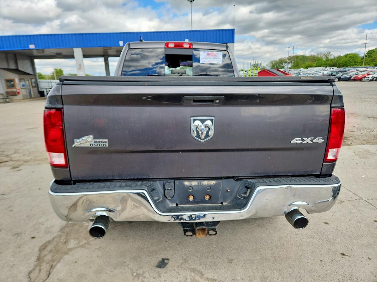 2015 RAM 1500 SLT photo 6