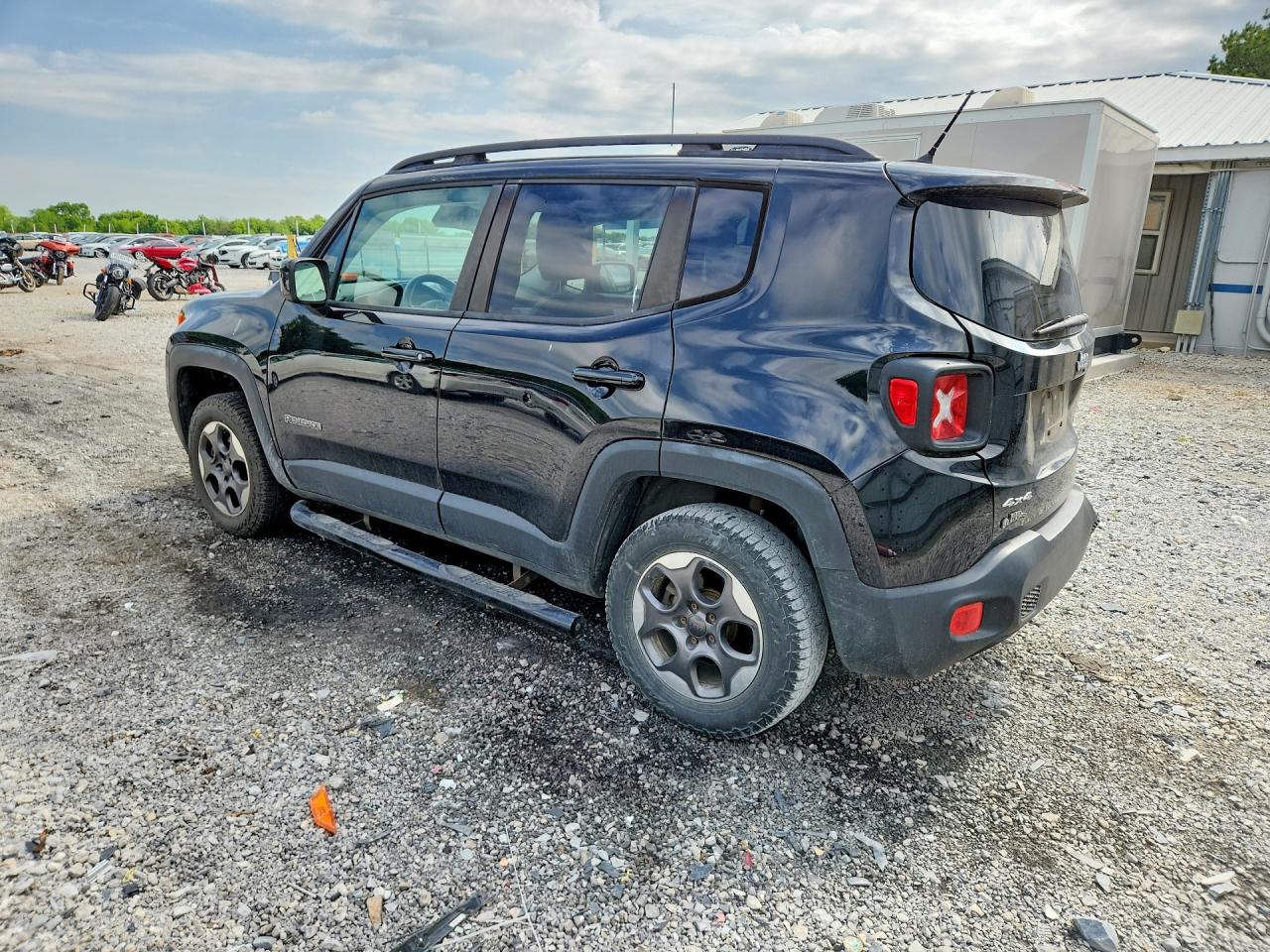 2015 JEEP RENEGADE LATITUDE photo 3
