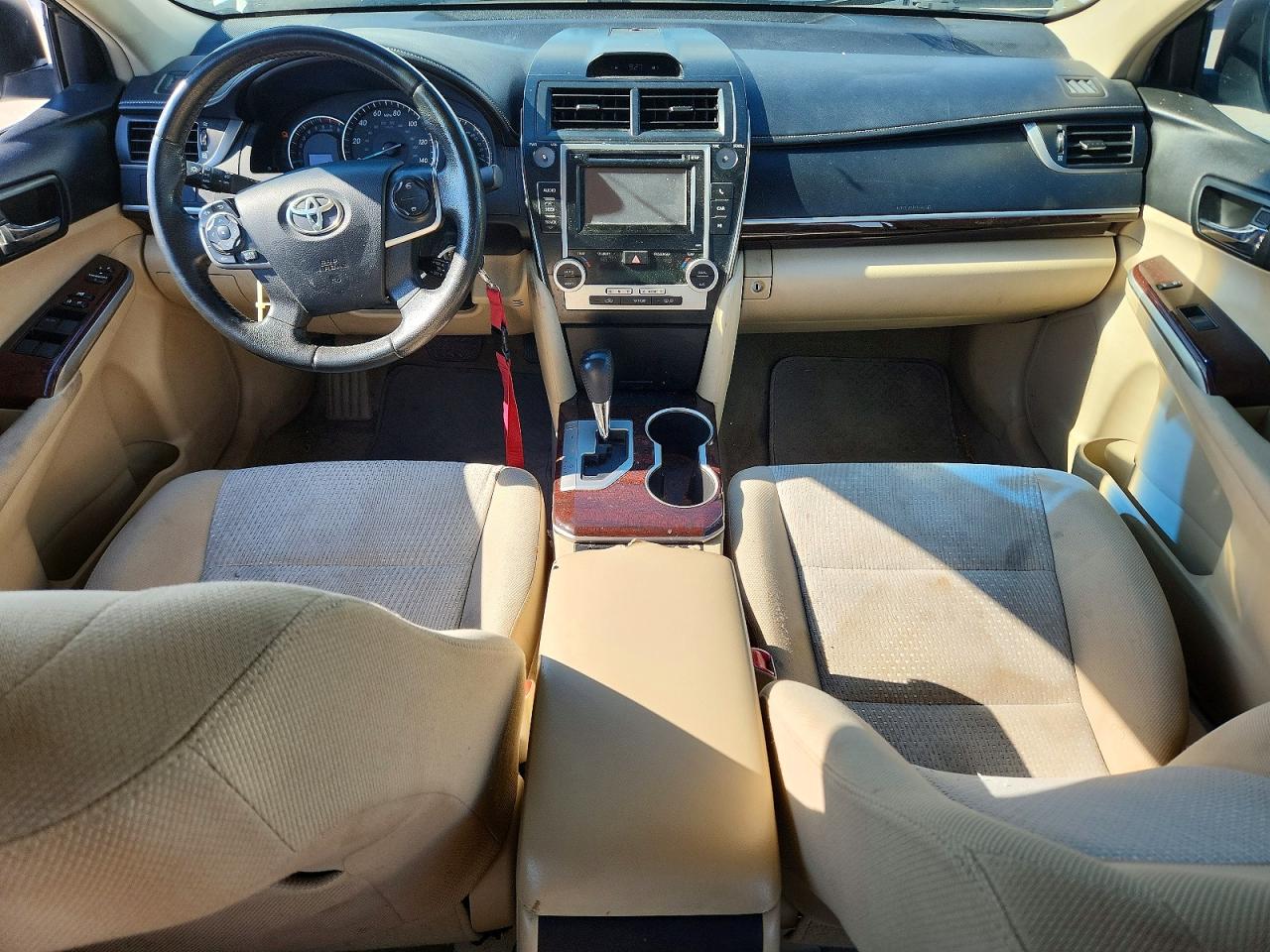 2012 TOYOTA CAMRY XLE photo 15