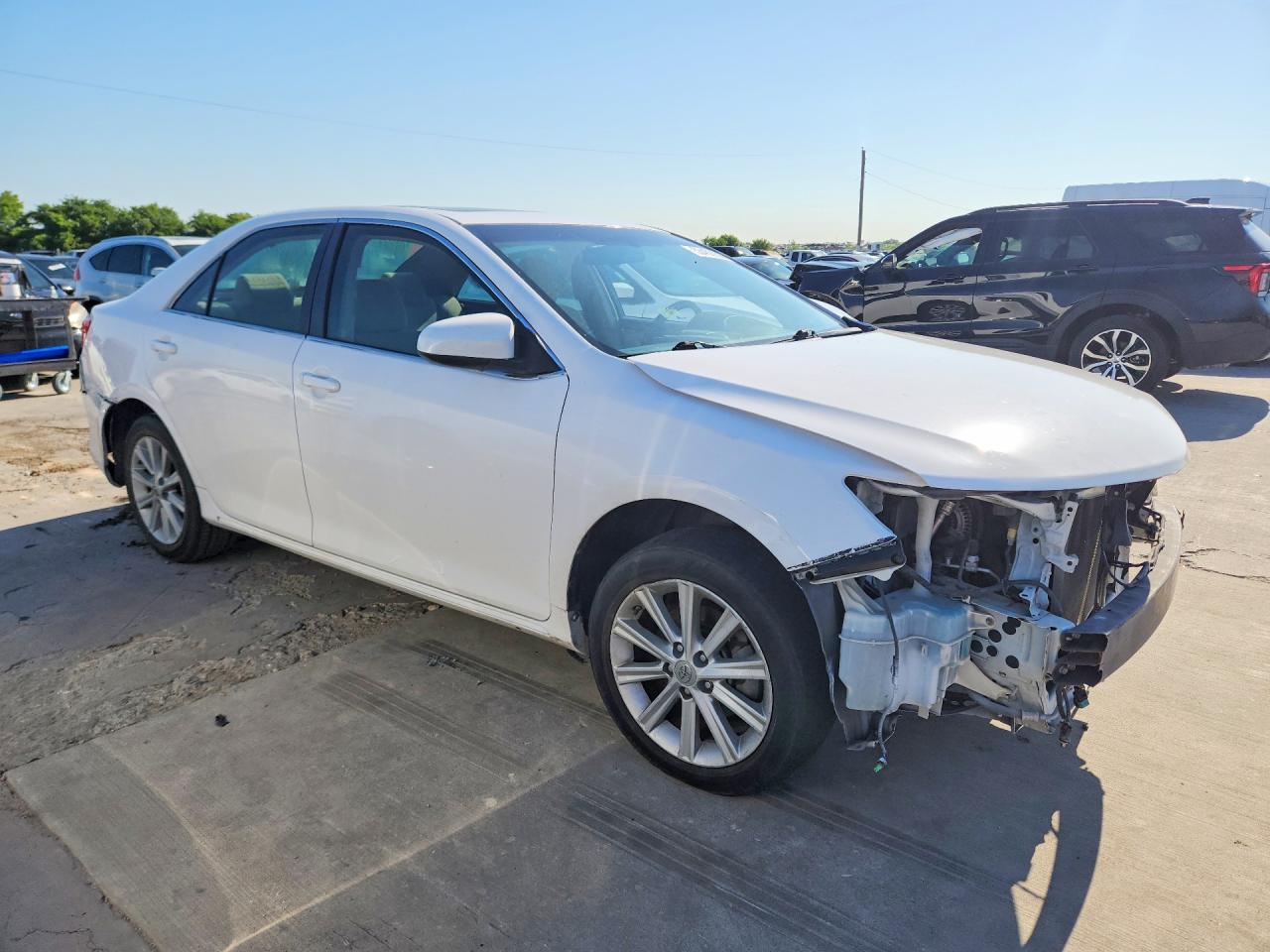 2012 TOYOTA CAMRY XLE photo 7