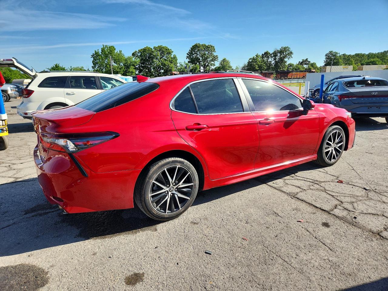 2023 TOYOTA CAMRY SE photo 3