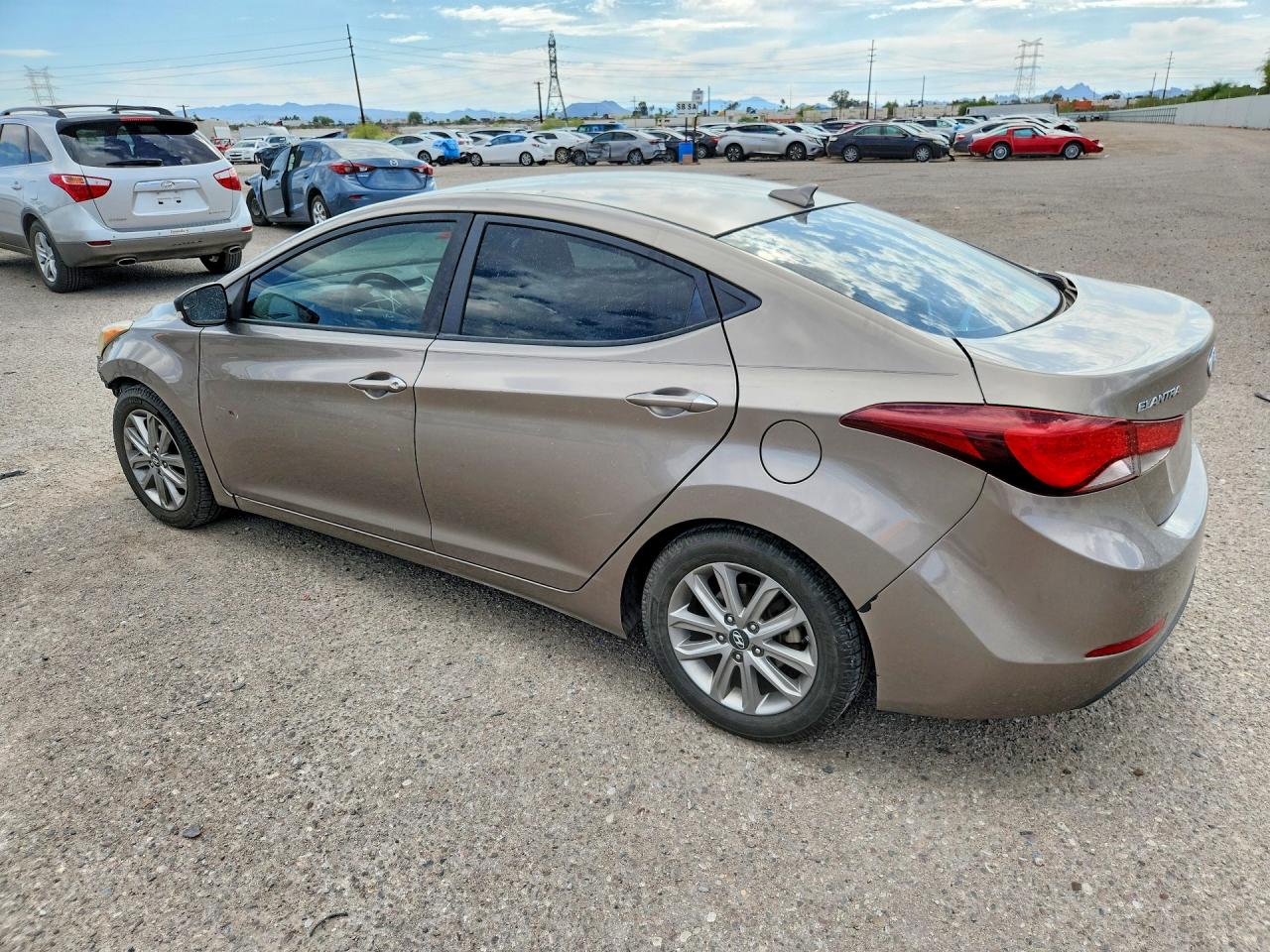 2016 HYUNDAI ELANTRA SE photo 4