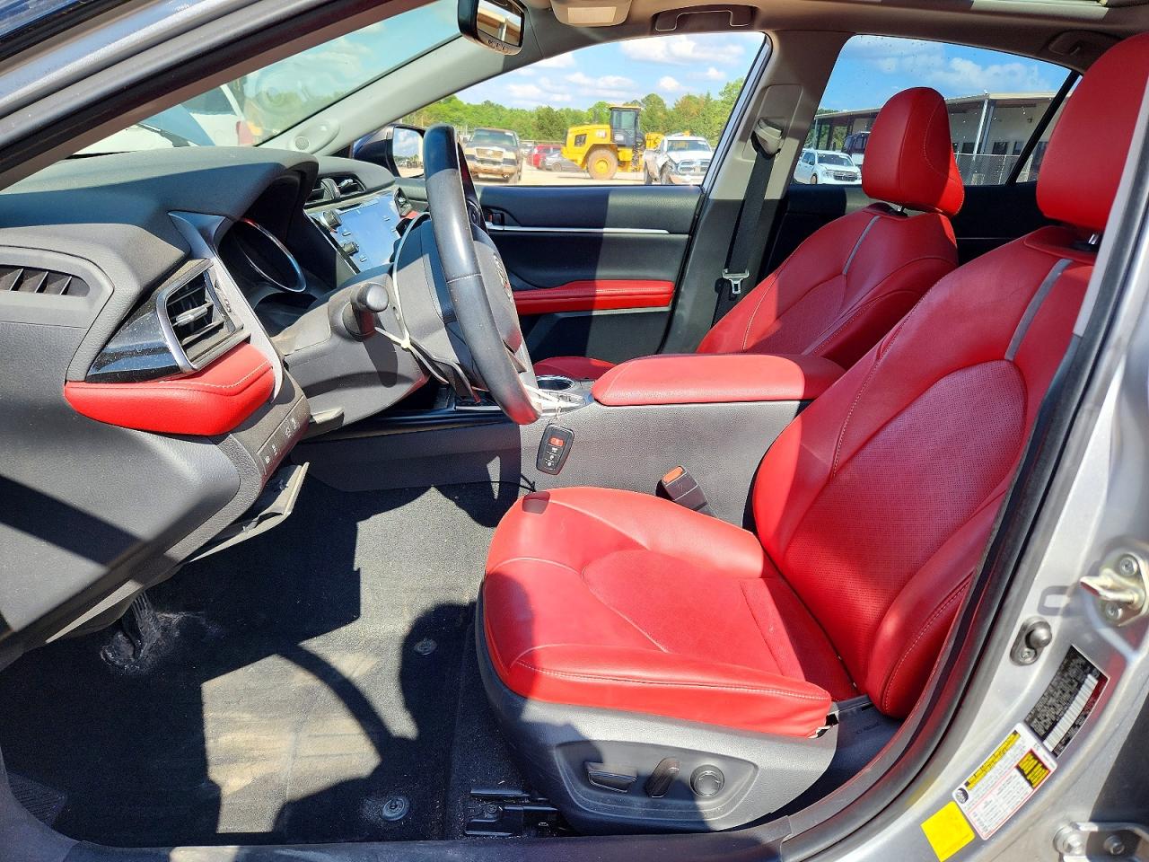 2020 TOYOTA CAMRY XSE photo 13