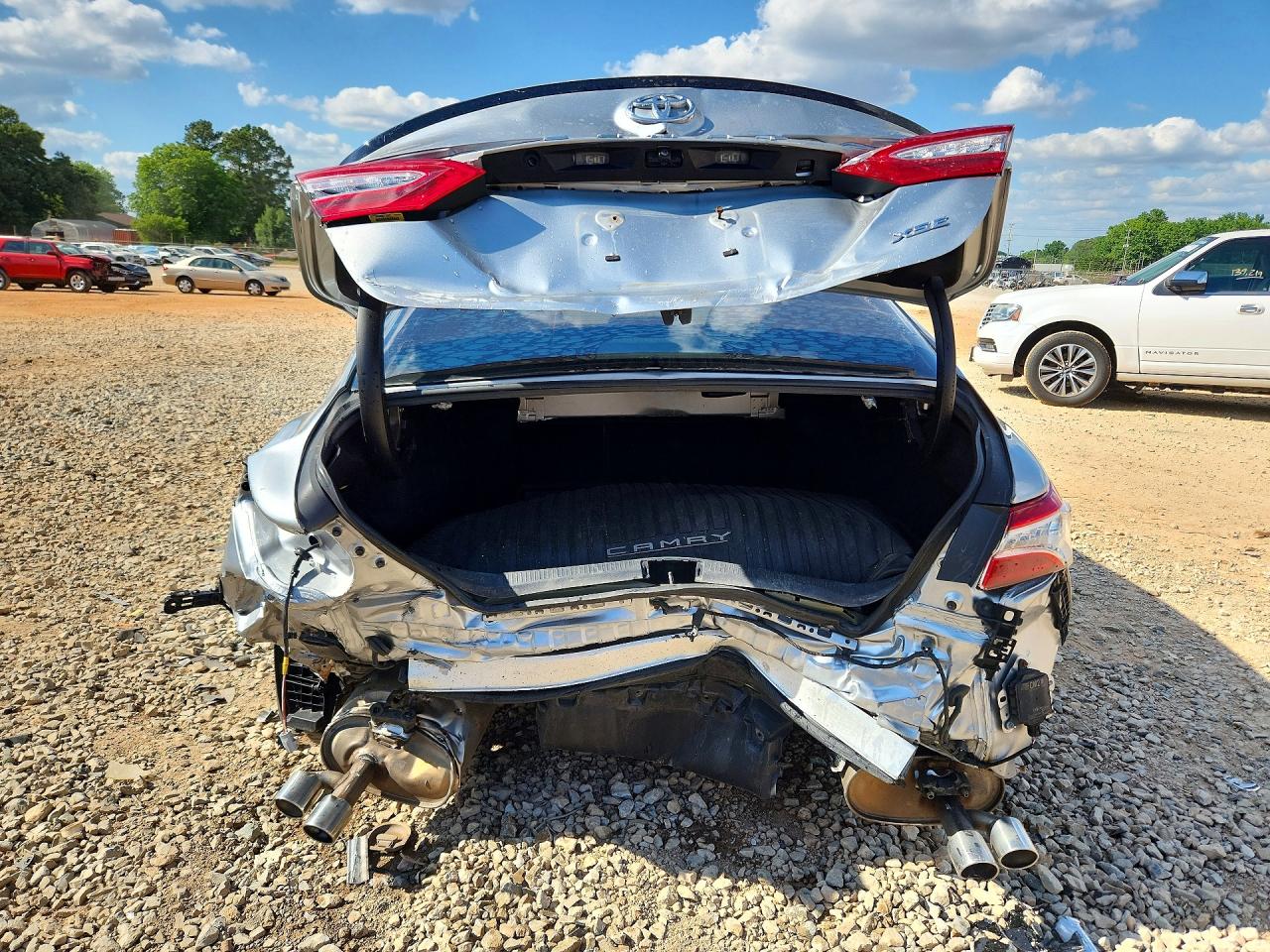 2020 TOYOTA CAMRY XSE photo 11