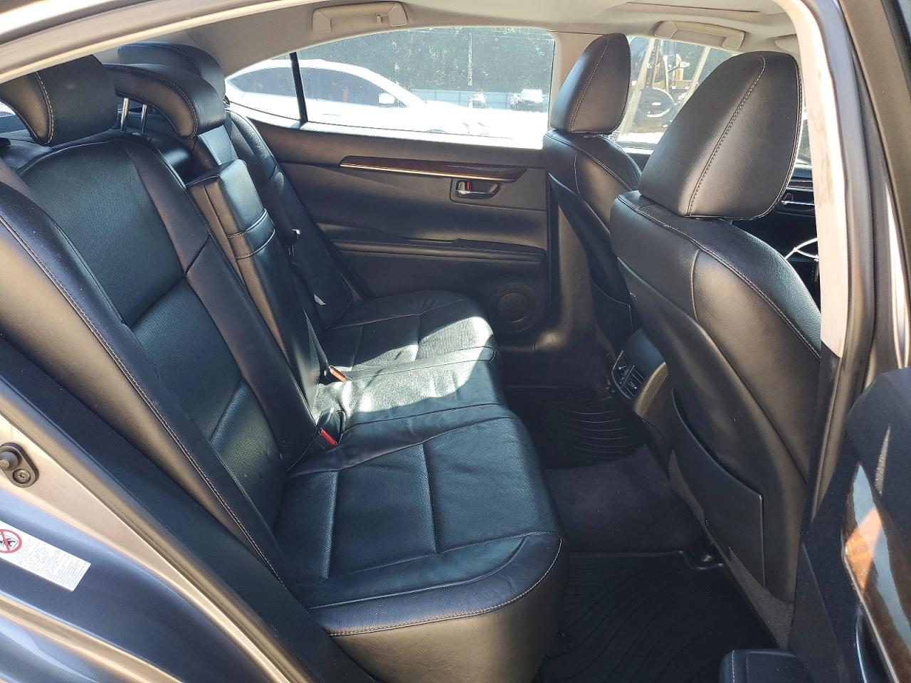 2013 LEXUS ES 350 photo 19