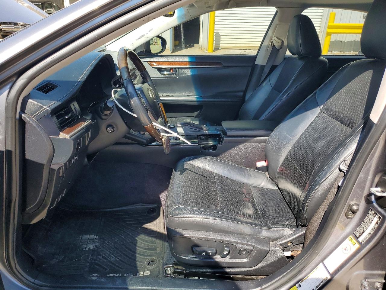 2013 LEXUS ES 350 photo 13
