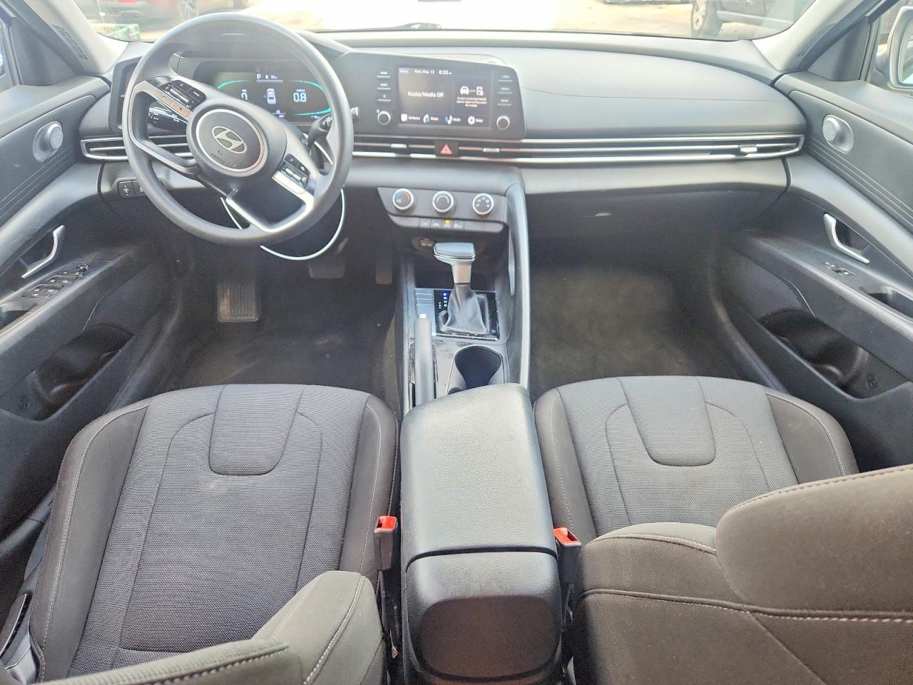 2024 HYUNDAI ELANTRA SE photo 8