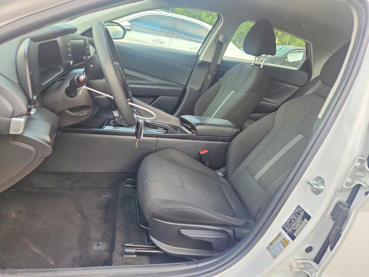 2024 HYUNDAI ELANTRA SE photo 7