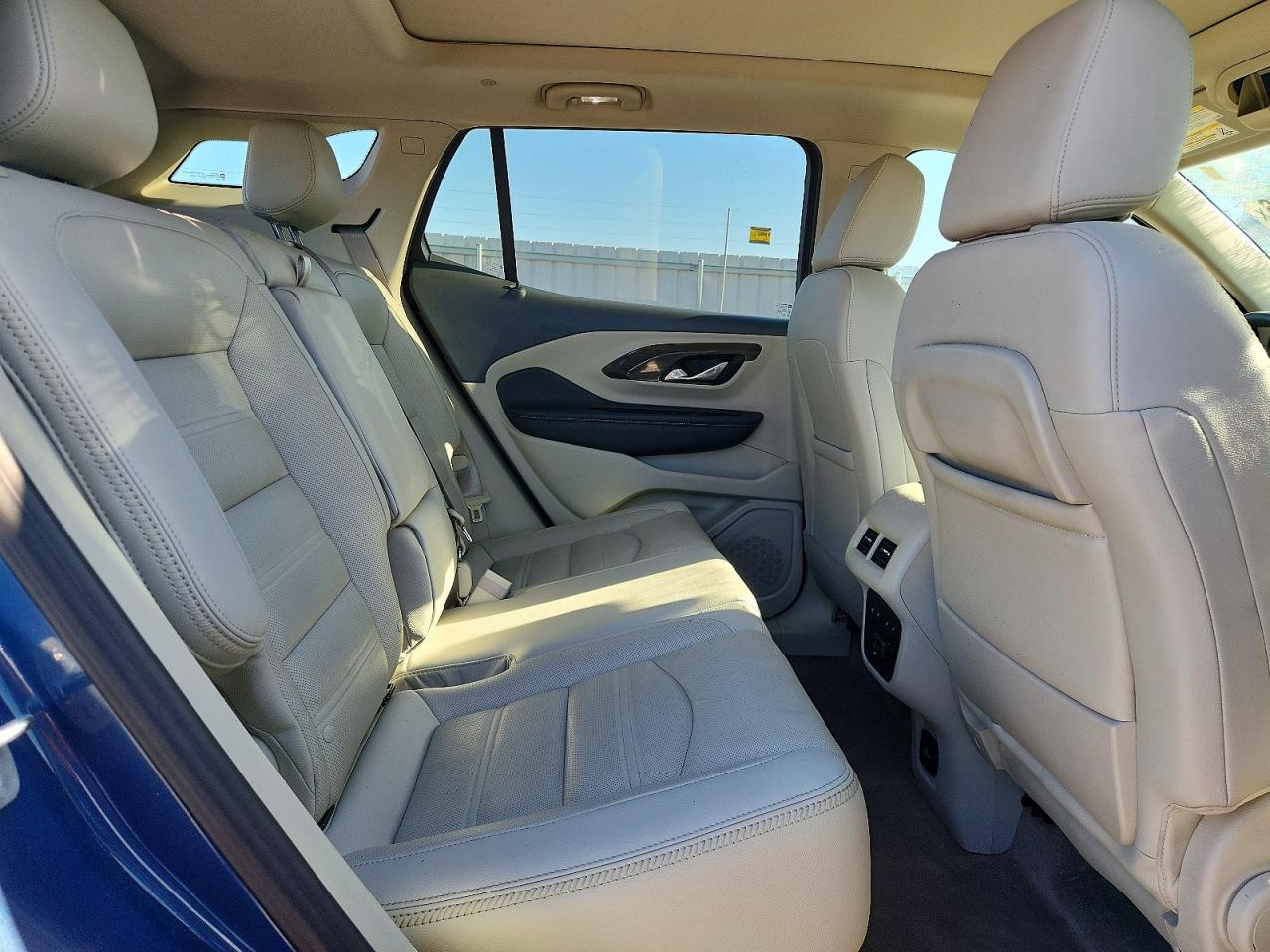 2024 GMC TERRAIN DENALI photo 31