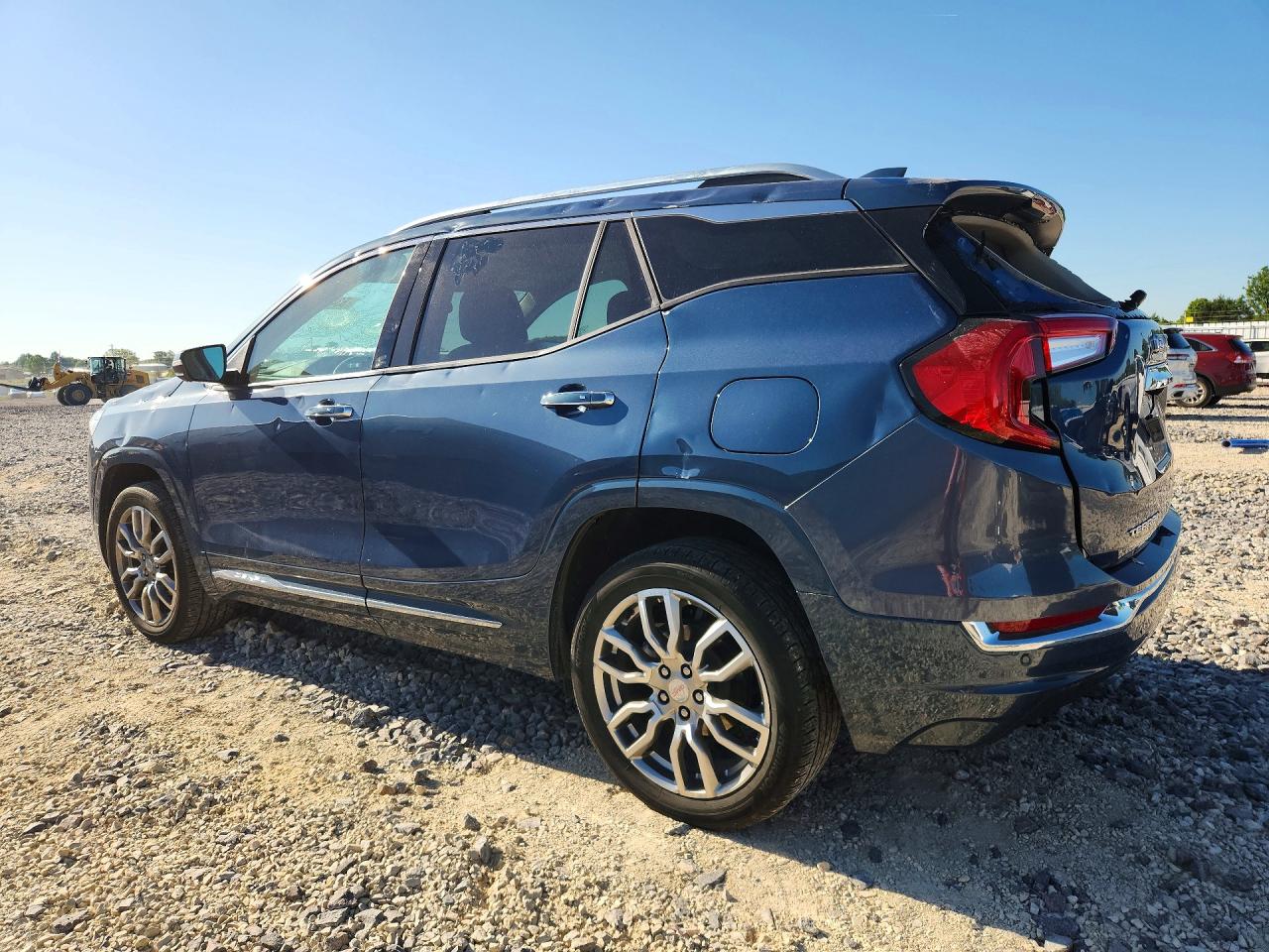 2024 GMC TERRAIN DENALI photo 4