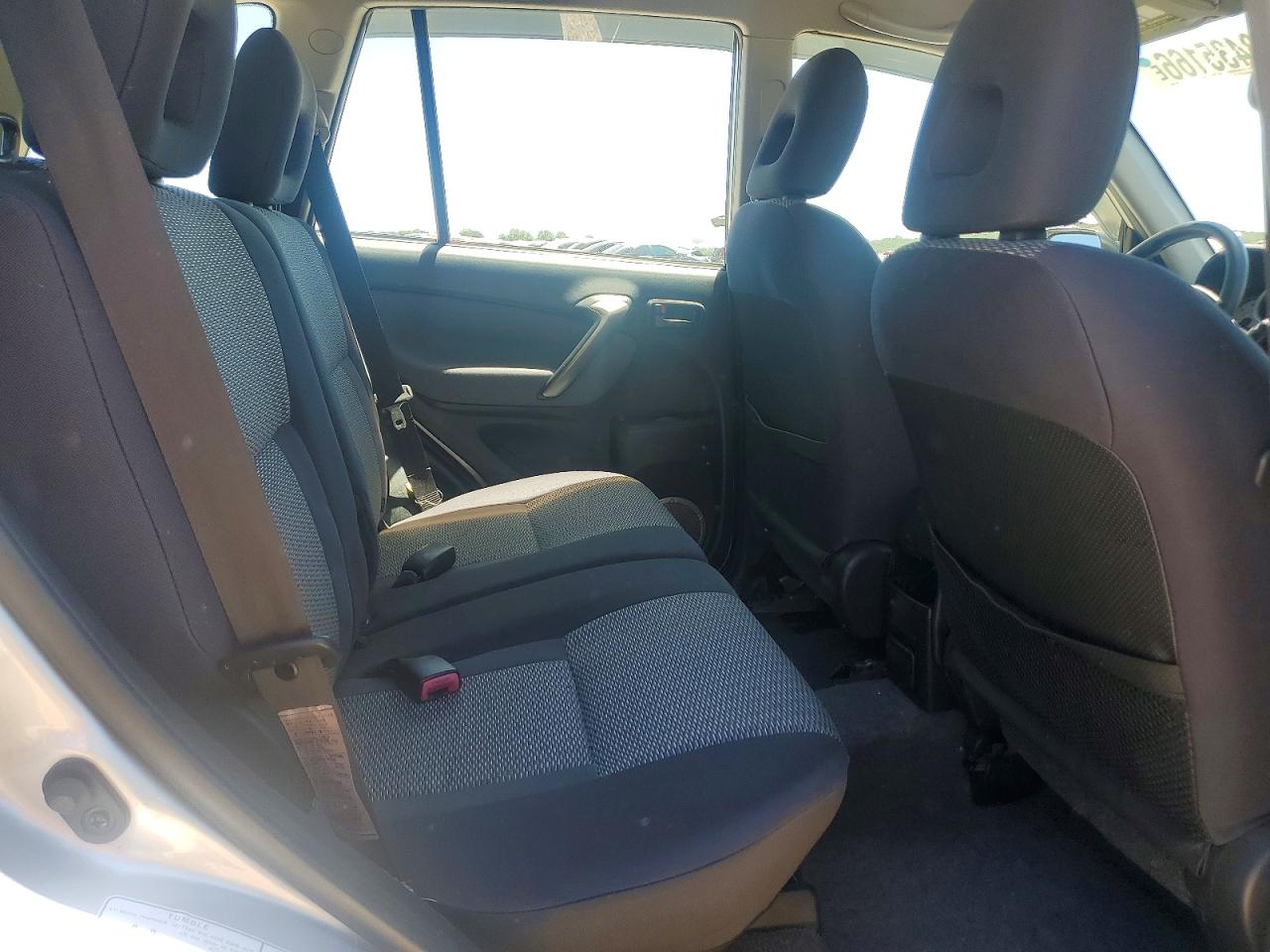 2004 TOYOTA RAV4 BASE photo 28