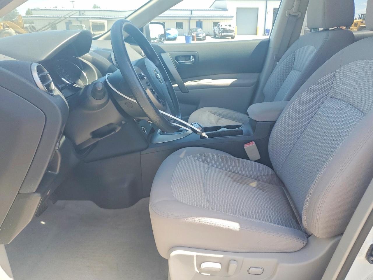2011 NISSAN ROGUE S photo 13