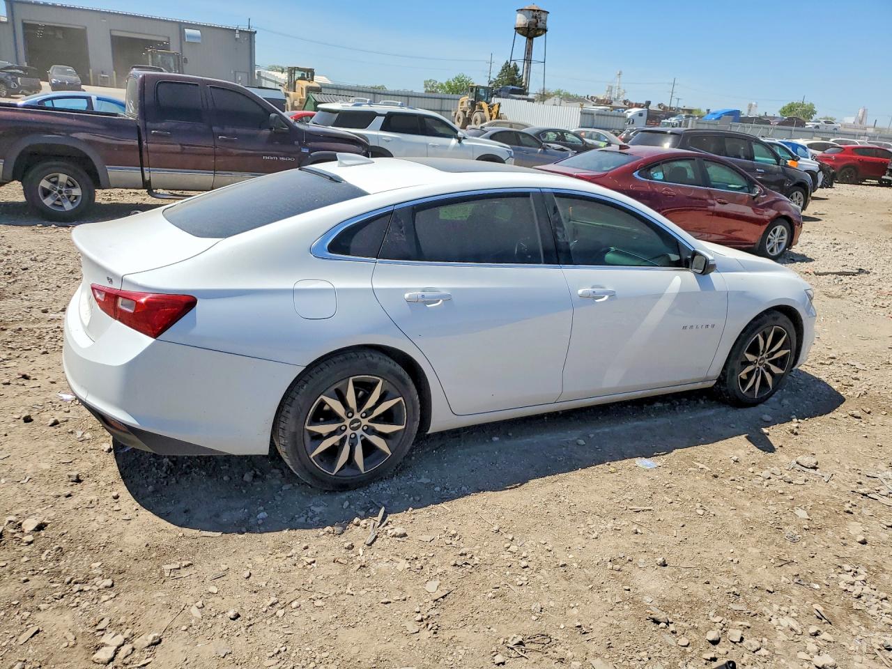 2017 CHEVROLET MALIBU LT photo 3