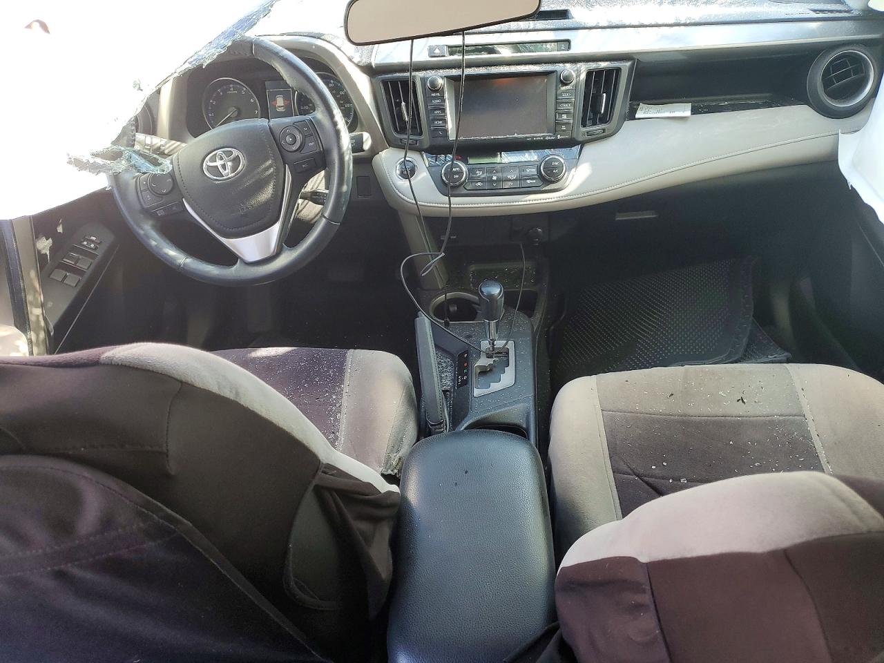 2018 TOYOTA RAV4 XLE photo 15