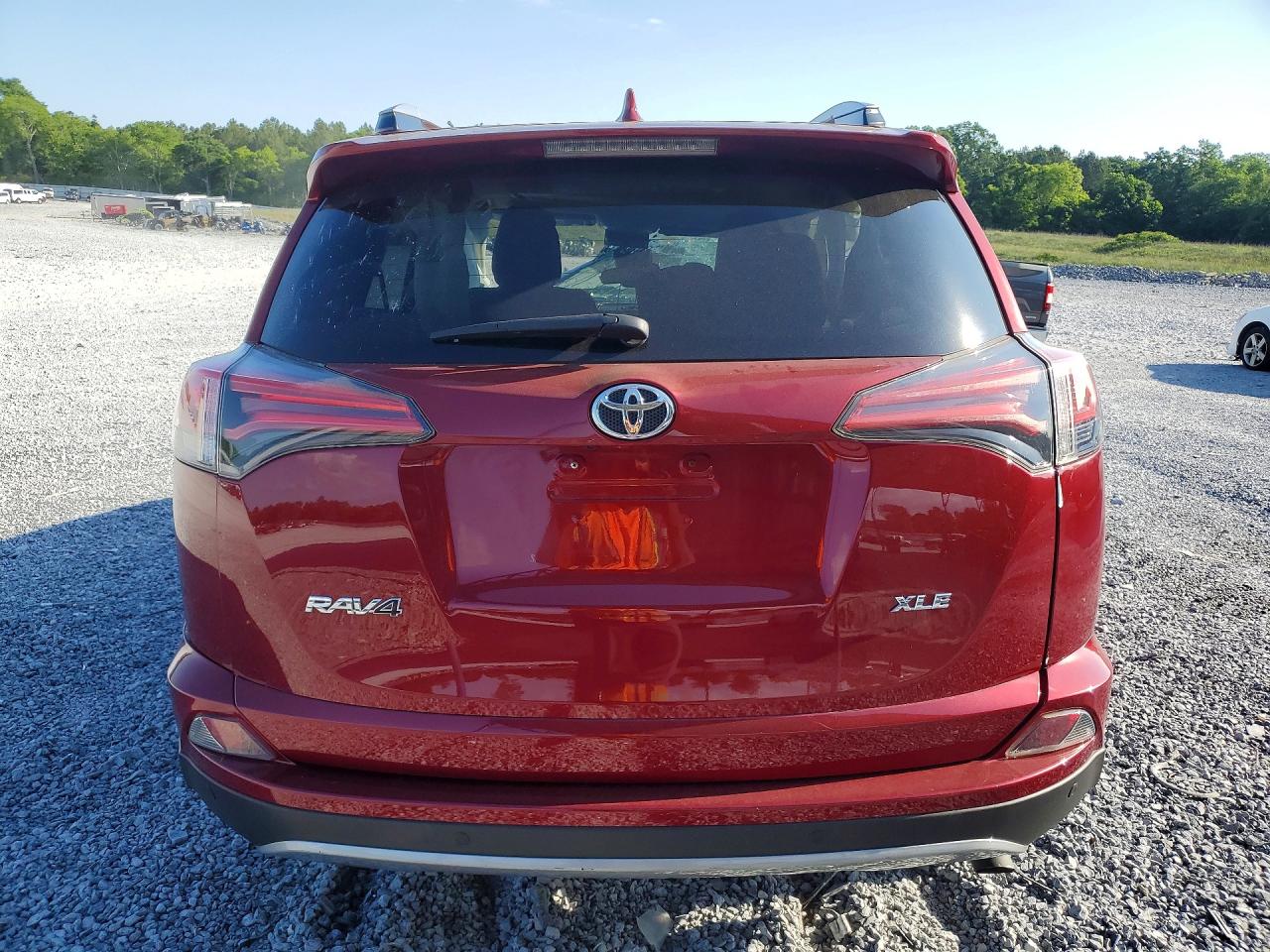 2018 TOYOTA RAV4 XLE photo 11
