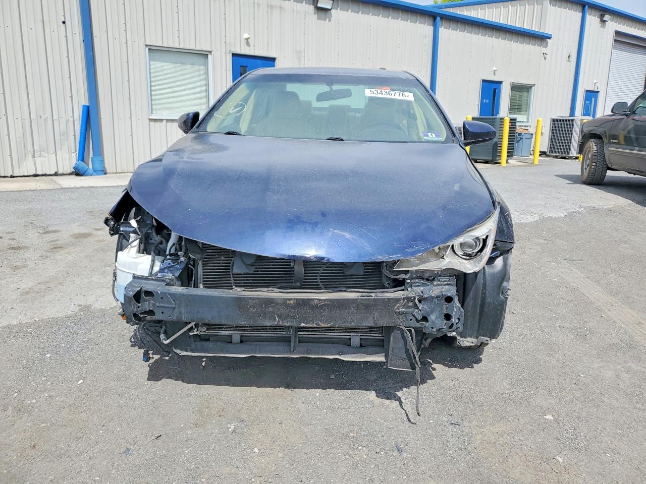 2017 TOYOTA CAMRY LE photo 5