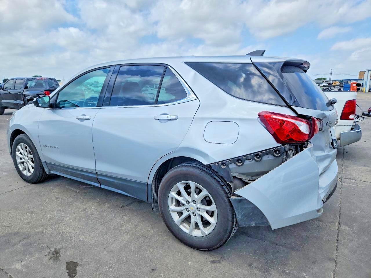 2019 CHEVROLET EQUINOX LT photo 4