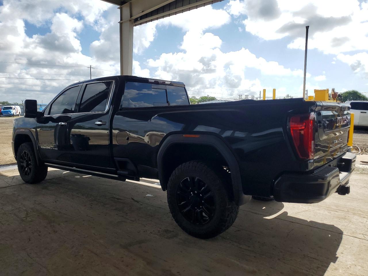 2021 GMC SIERRA K3500 DENALI photo 3