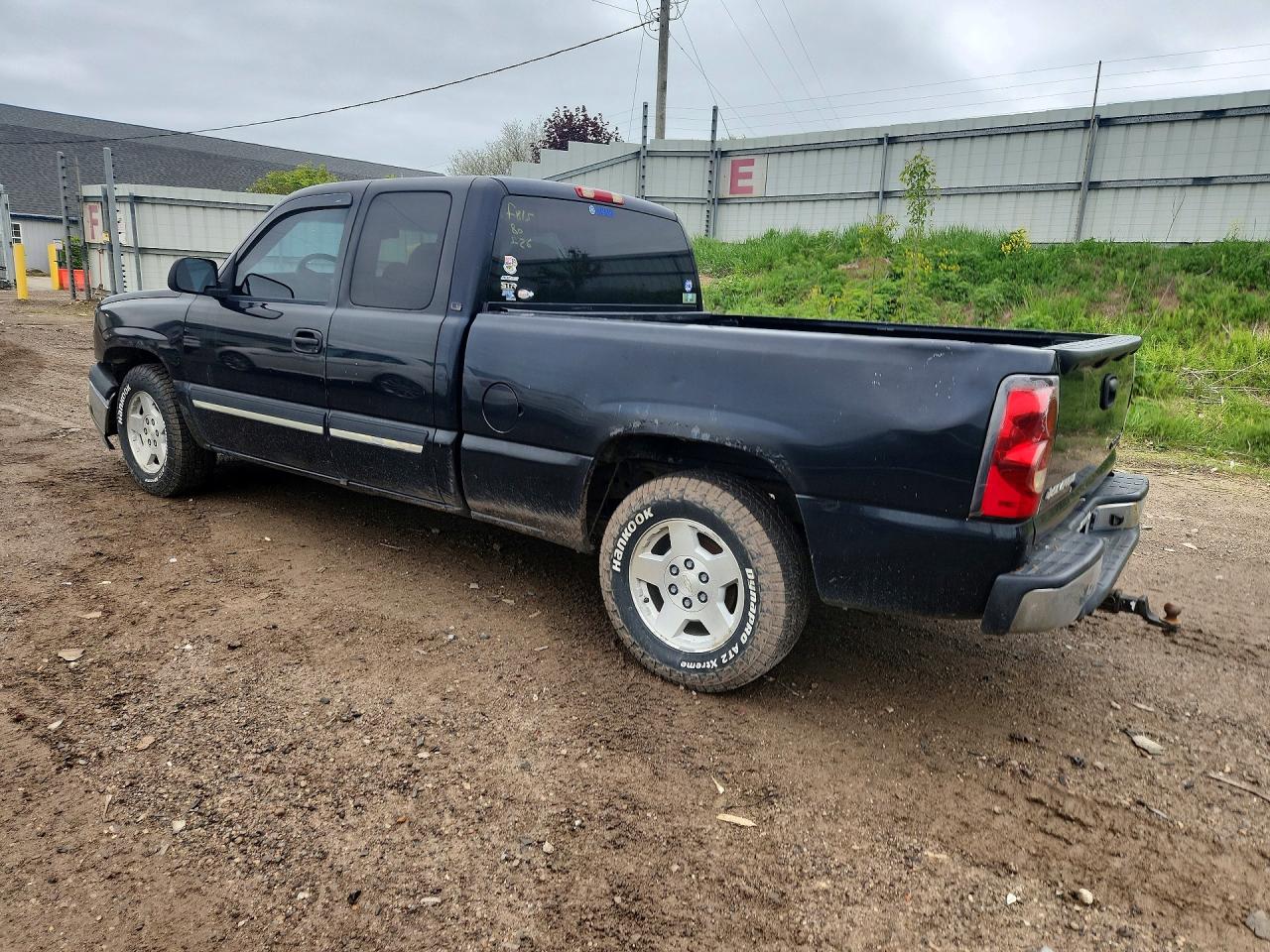 2005 CHEVROLET SILVERADO C1500 photo 3