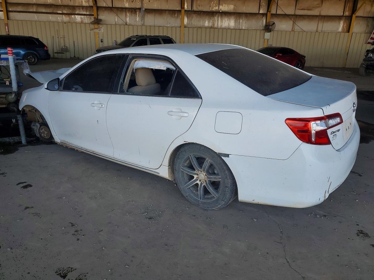 2012 TOYOTA CAMRY LE photo 4