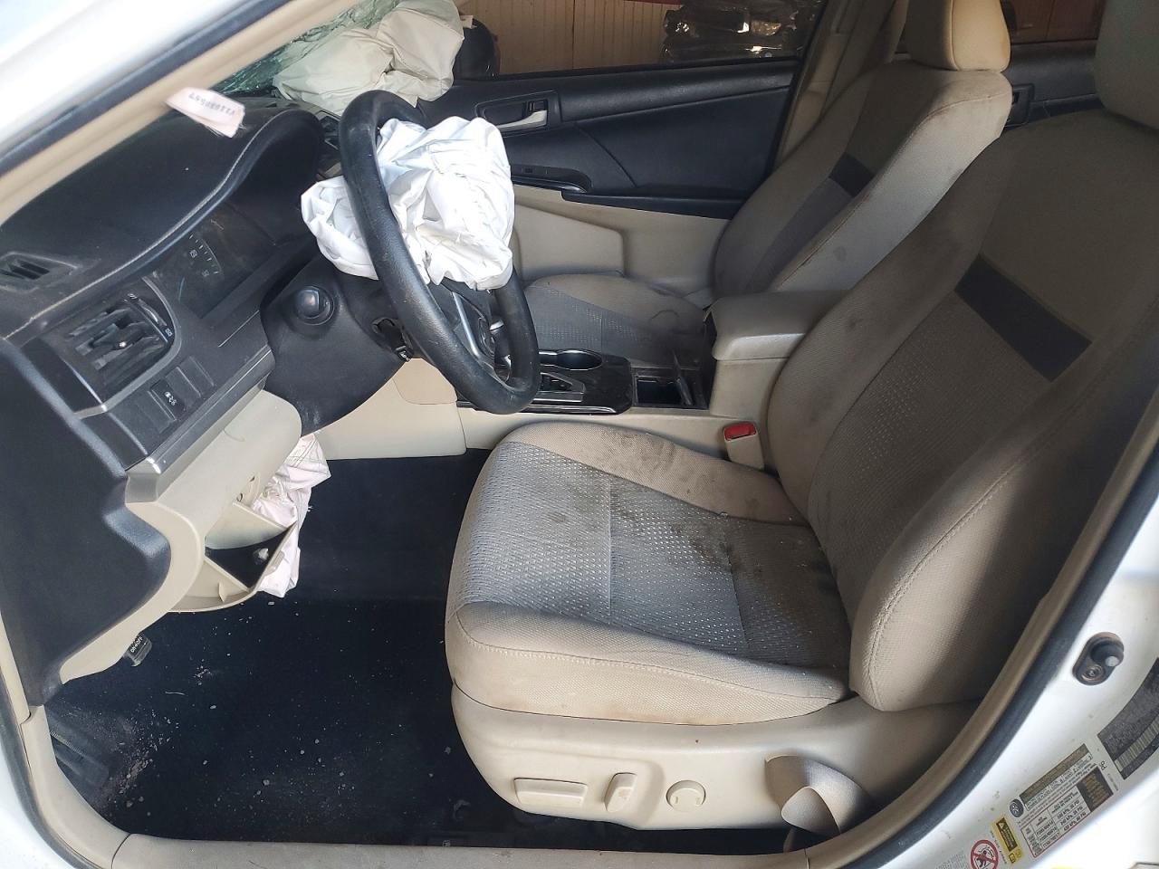 2012 TOYOTA CAMRY LE photo 19
