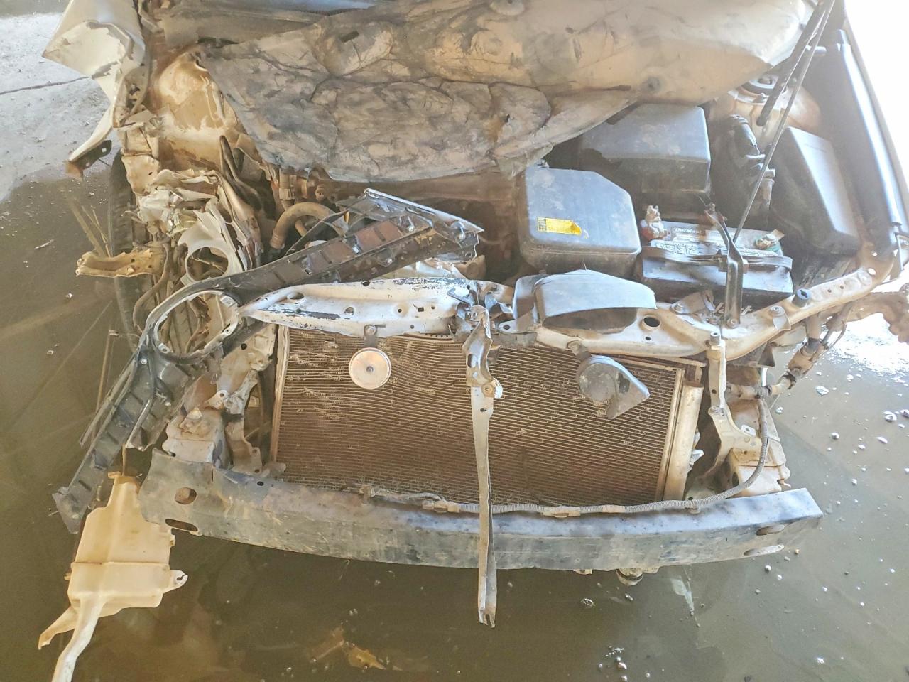 2012 TOYOTA CAMRY LE photo 31