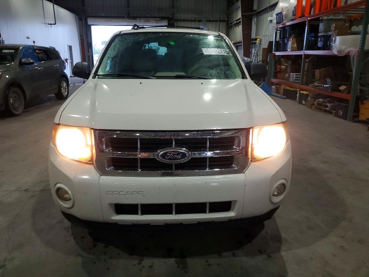 2010 FORD ESCAPE XLT photo 9