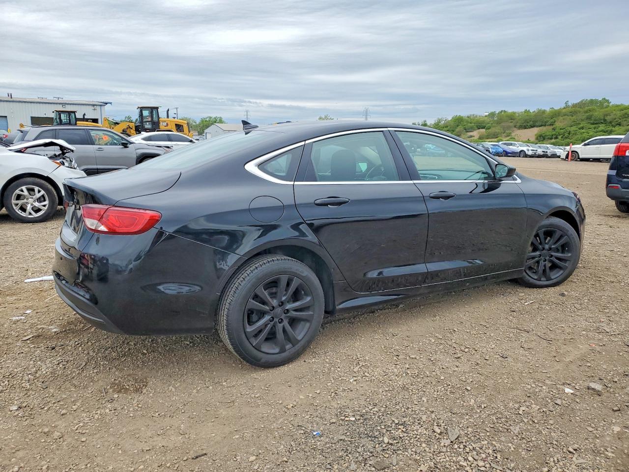 2015 CHRYSLER 200 LIMITED photo 5