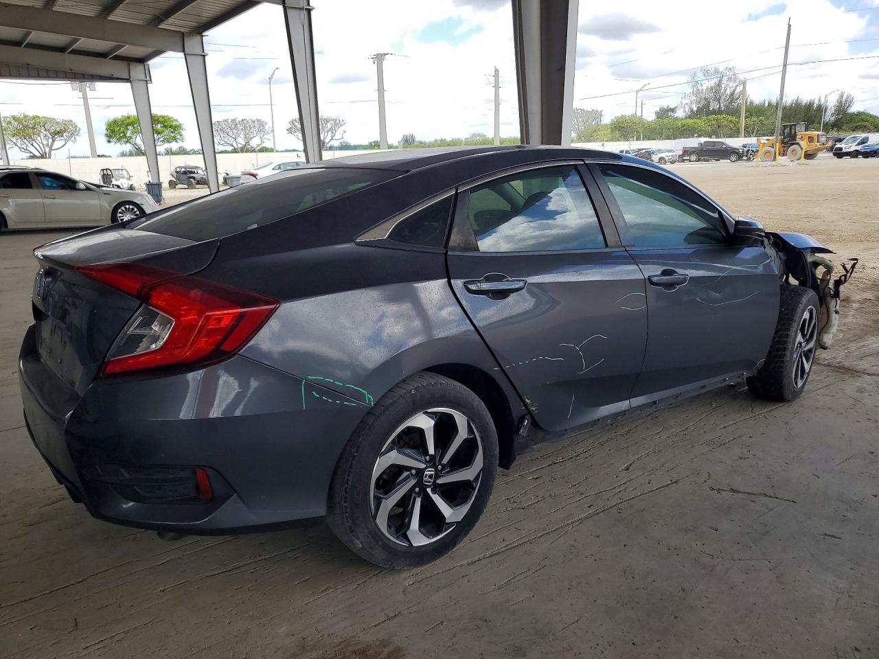 2017 HONDA CIVIC LX photo 5