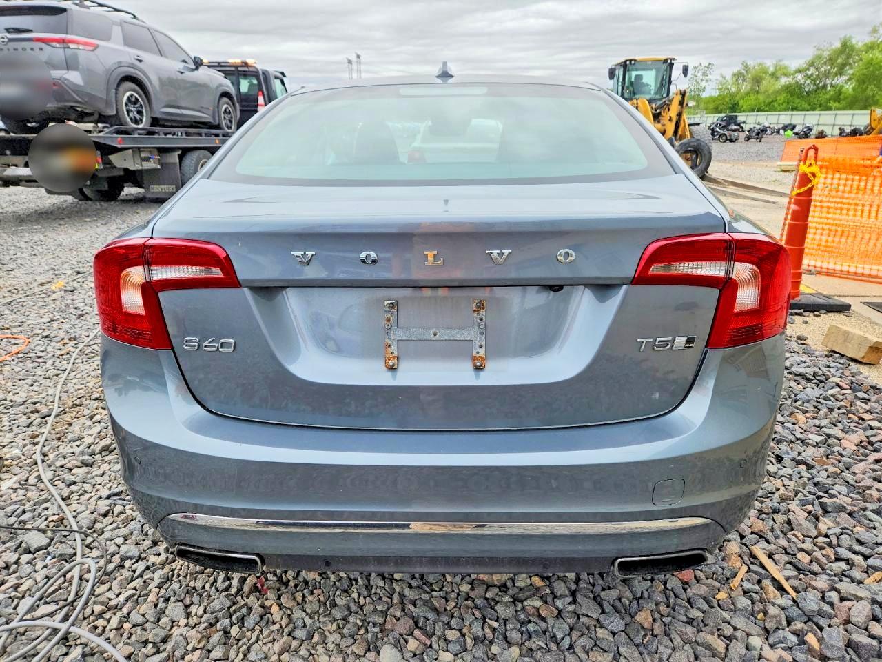 2016 VOLVO S60 PLATINUM photo 11