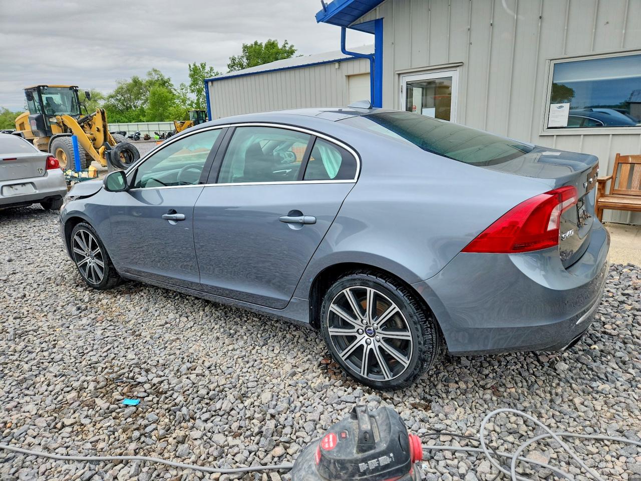2016 VOLVO S60 PLATINUM photo 3