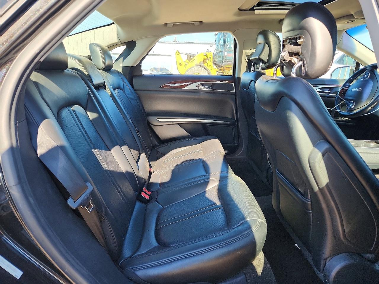 2015 LINCOLN MKZ photo 28
