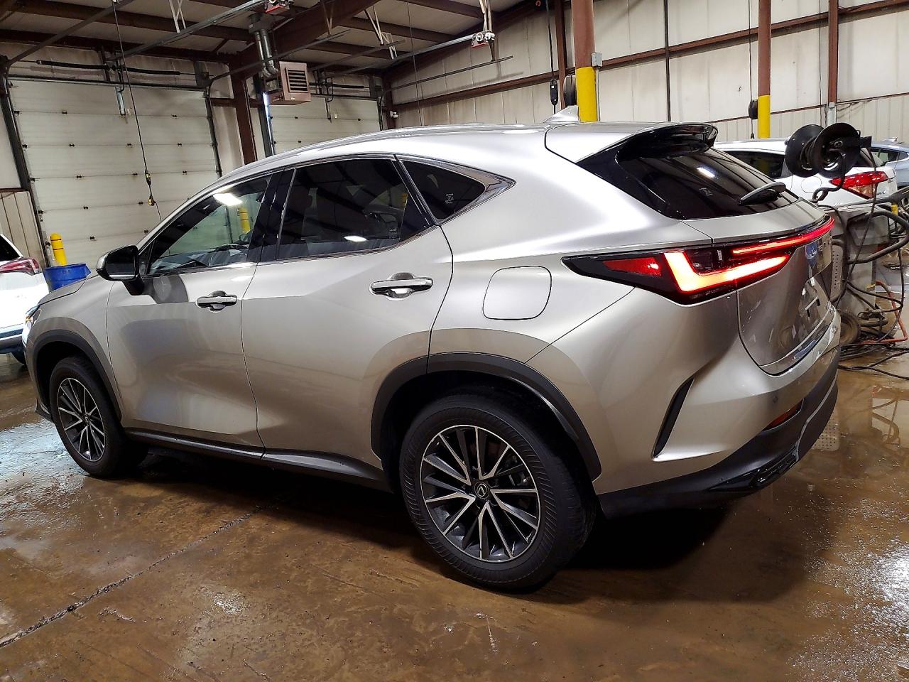 2022 LEXUS NX 350 photo 4