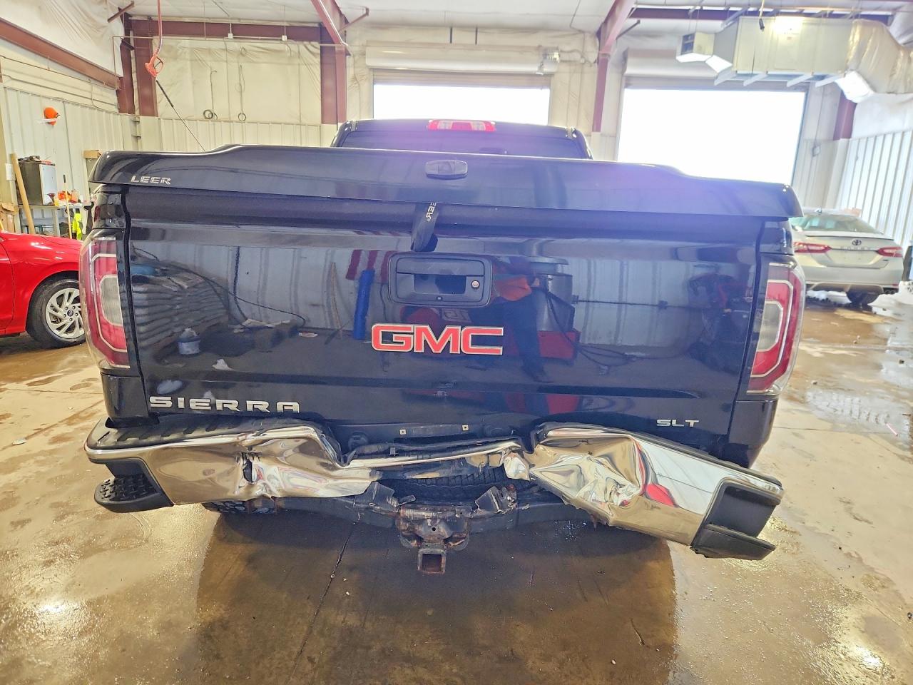 2017 GMC SIERRA K1500 SLT photo 11