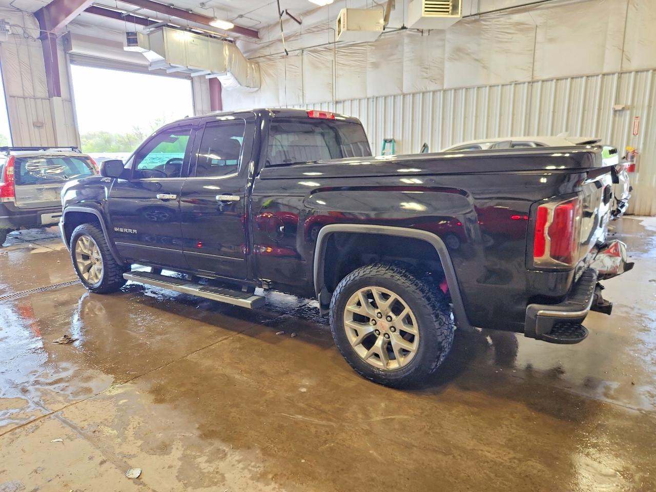 2017 GMC SIERRA K1500 SLT photo 3