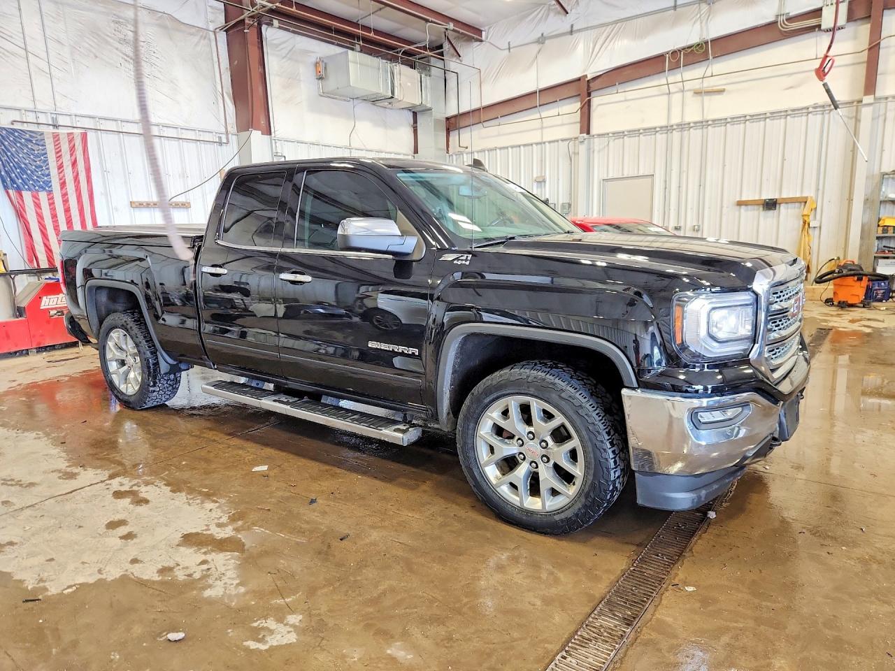 2017 GMC SIERRA K1500 SLT photo 7