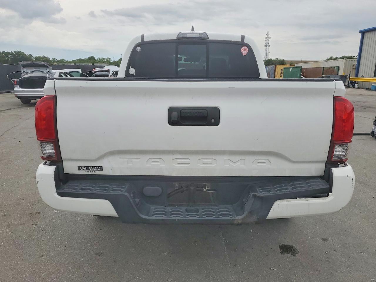 2019 TOYOTA TACOMA SR photo 6