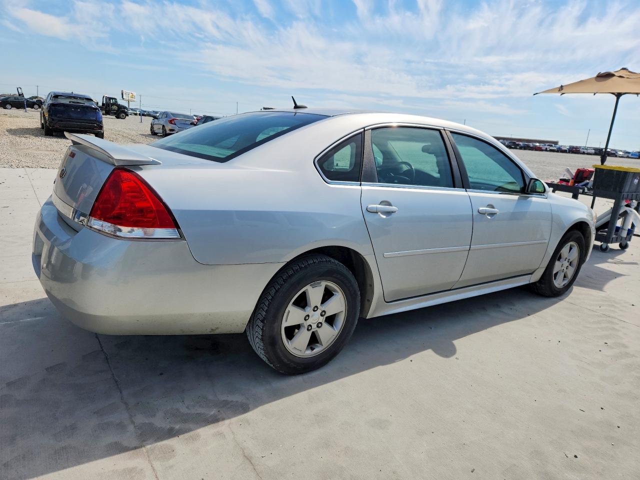 2010 CHEVROLET IMPALA LT photo 5
