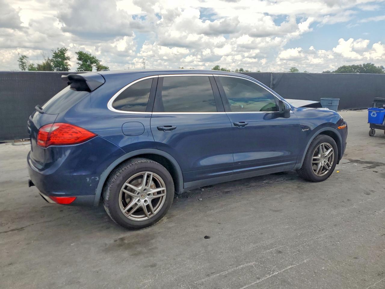 2012 PORSCHE CAYENNE S HYBRID photo 5