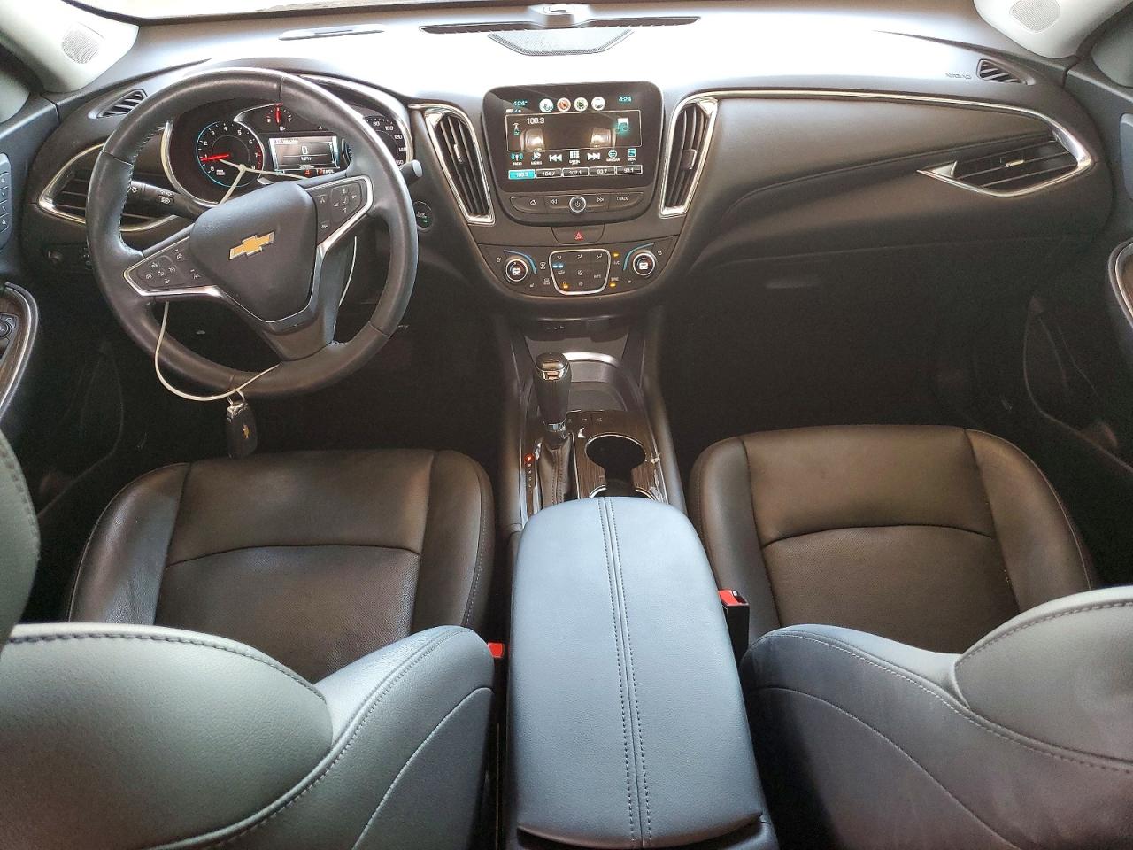 2018 CHEVROLET MALIBU PREMIER photo 8