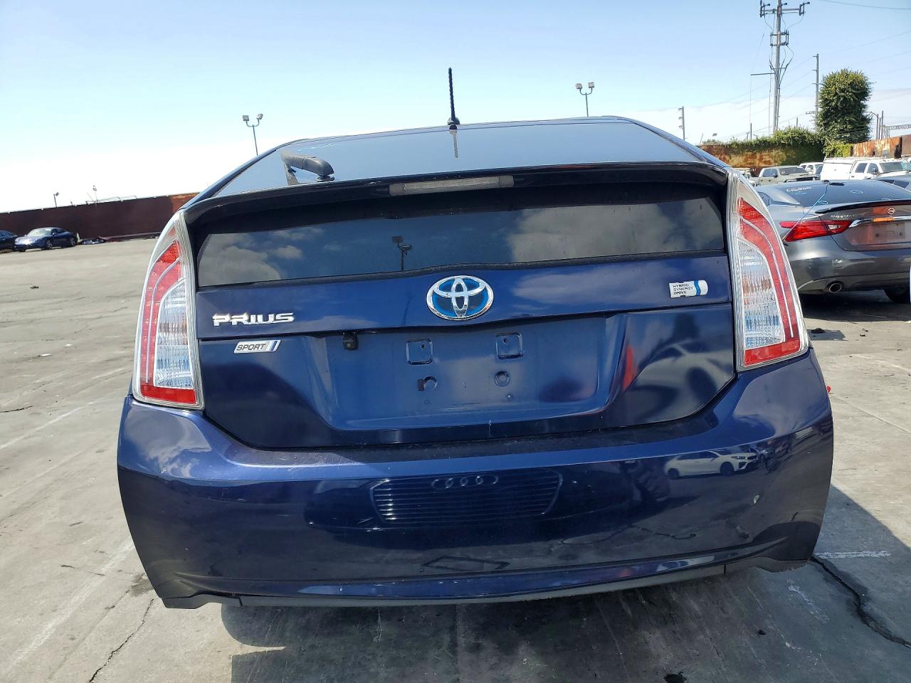 2013 TOYOTA PRIUS TWO photo 16